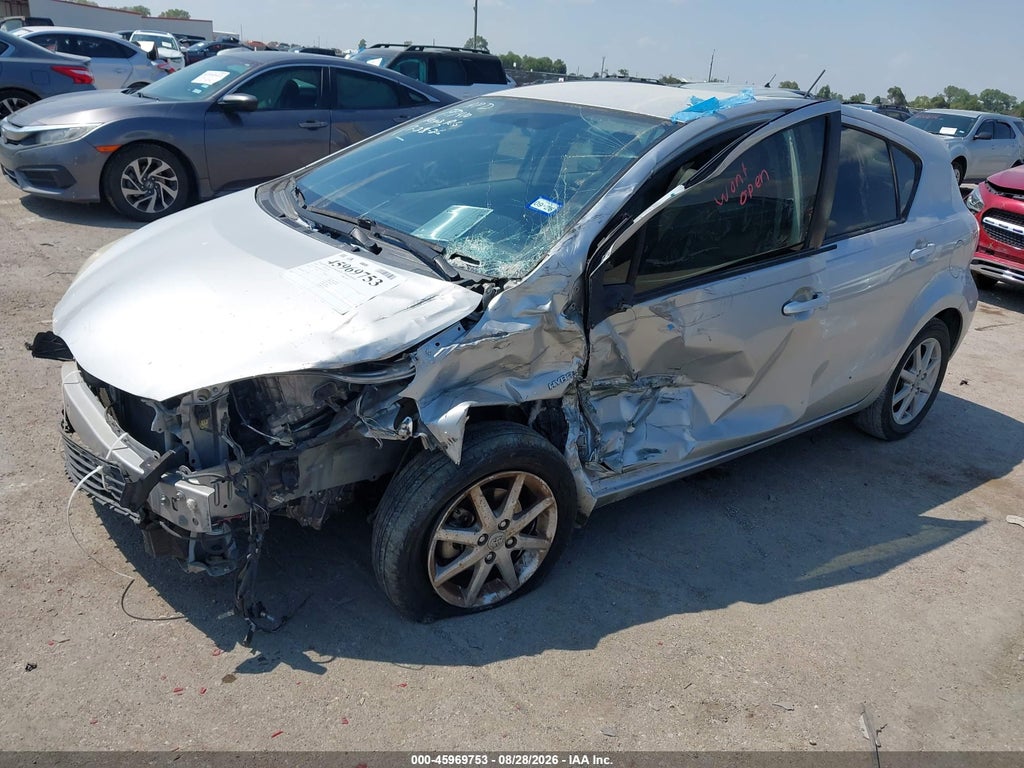 2012 Toyota Prius C Four photo 2