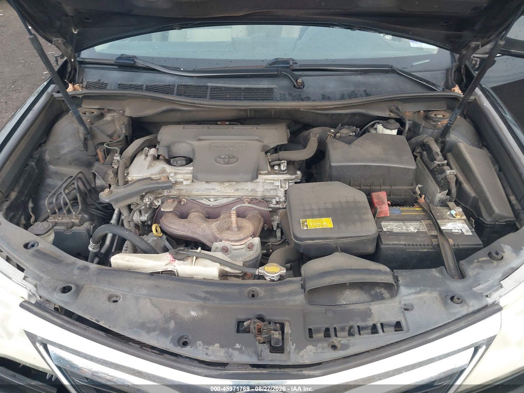 2014 Toyota Camry LE photo 10