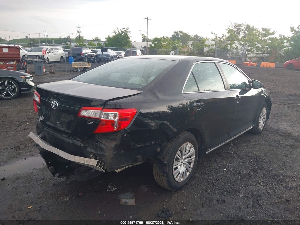 2014 Toyota Camry LE photo 4