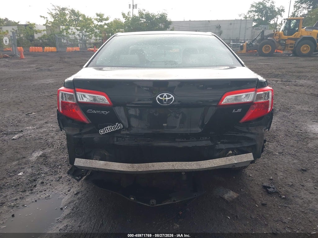 2014 Toyota Camry LE photo 6