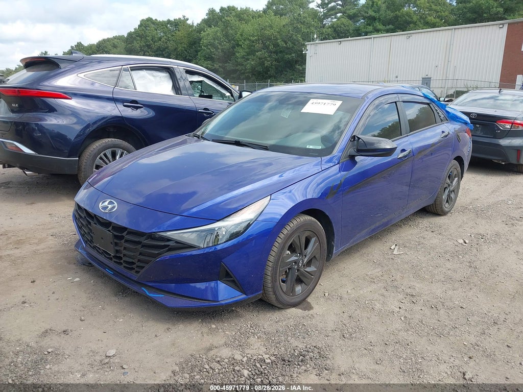 2023 Hyundai Elantra SEL photo 2