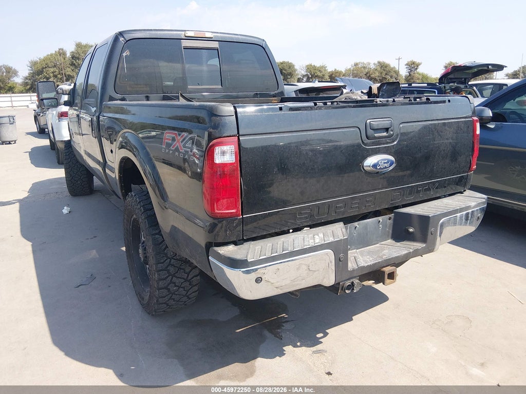 2013 Ford F-250 Lariat photo 3