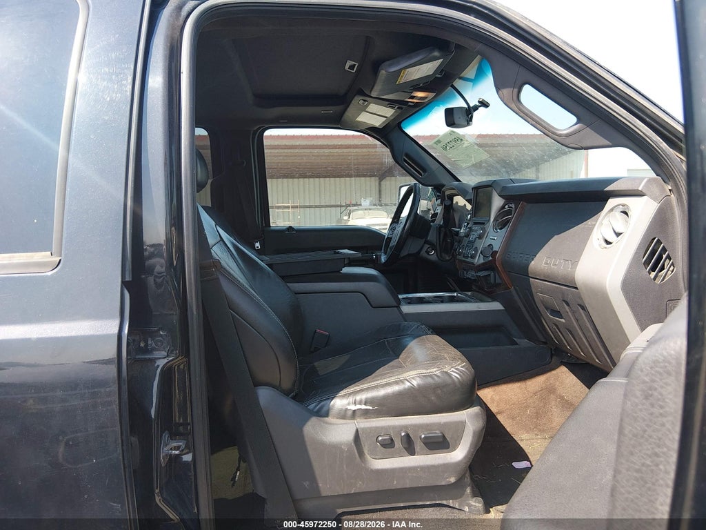 2013 Ford F-250 Lariat photo 5