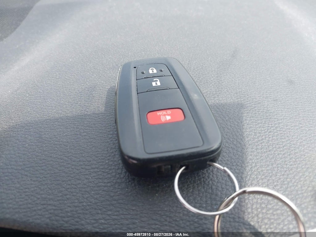 2021 Toyota RAV4 XLE photo 11