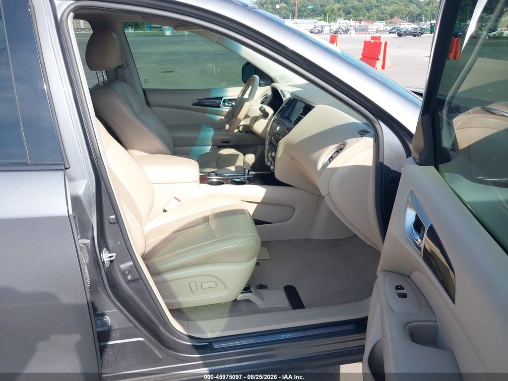 2015 Nissan Pathfinder SL photo 5