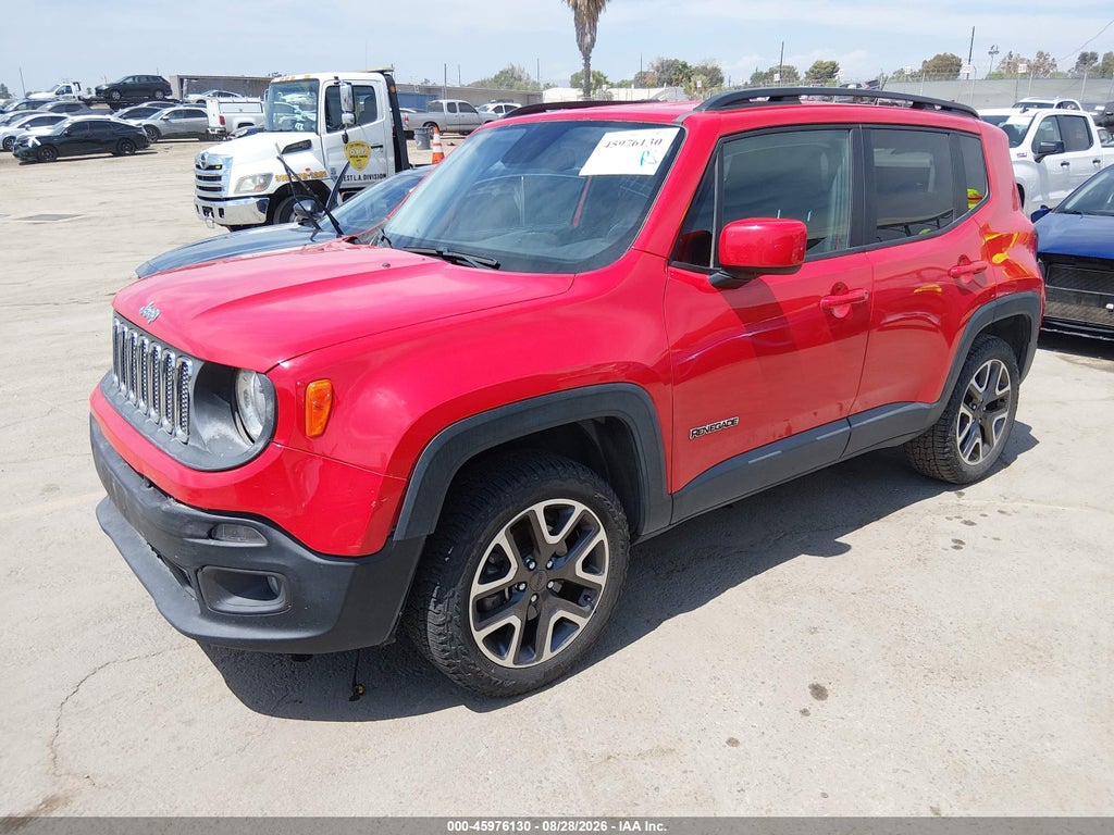 2017 Jeep Renegade Latitude 4X4 photo 2
