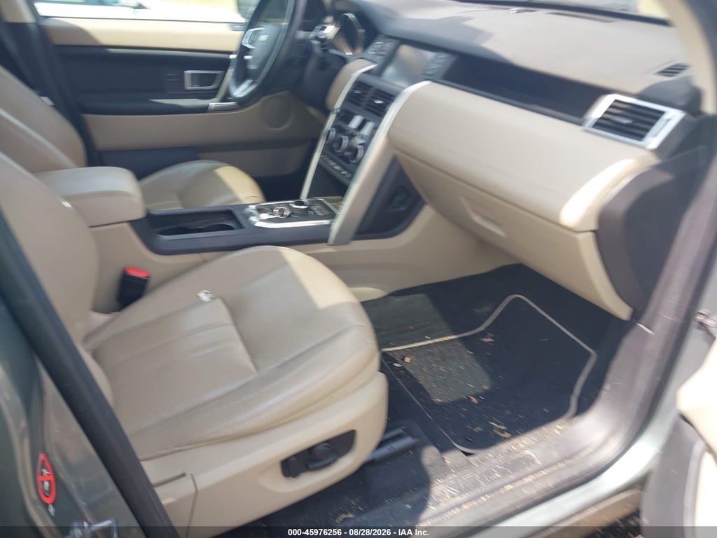 2017 Land Rover Discovery Sport HSE photo 5