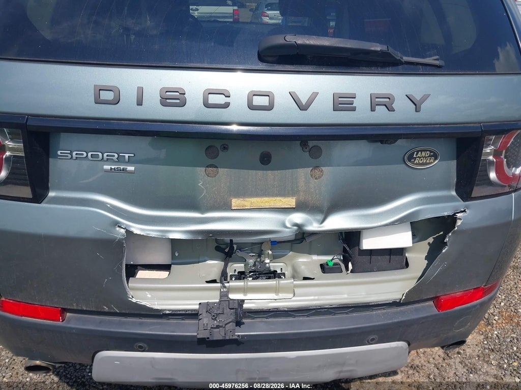 2017 Land Rover Discovery Sport HSE photo 6