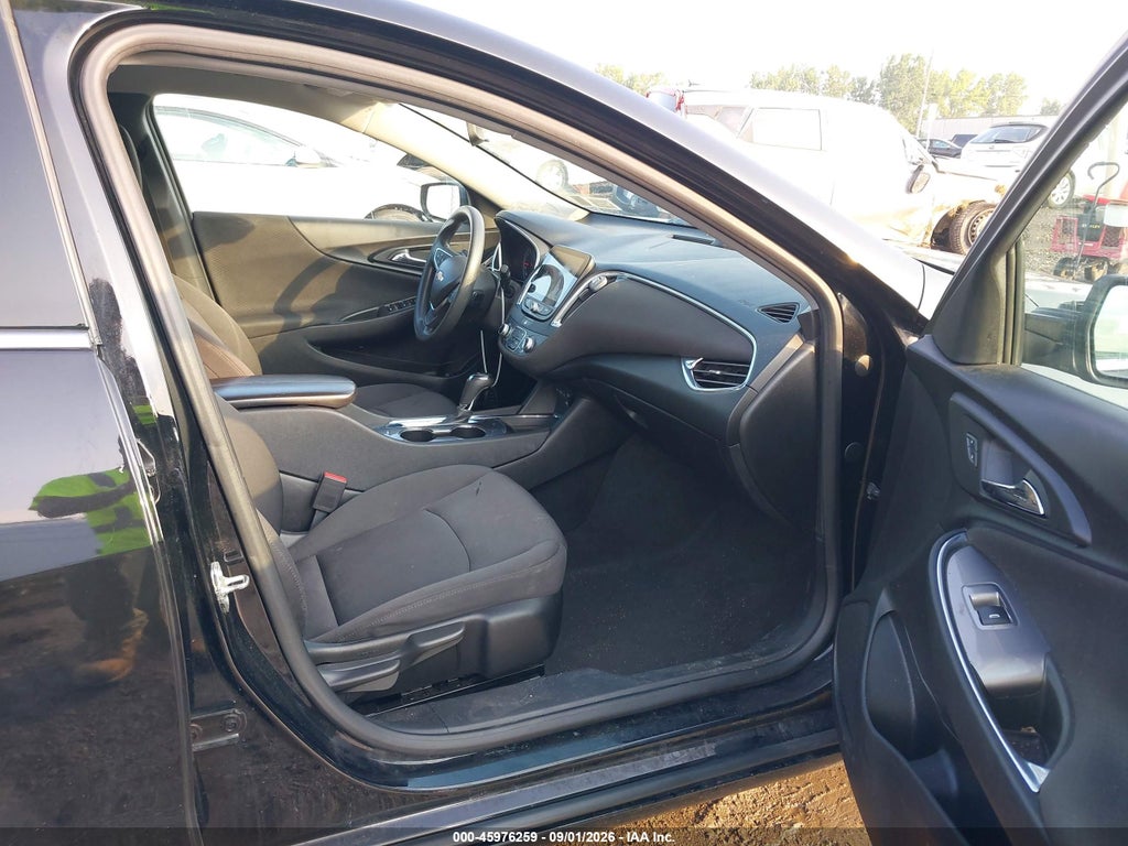 2019 Chevrolet Malibu LT photo 5