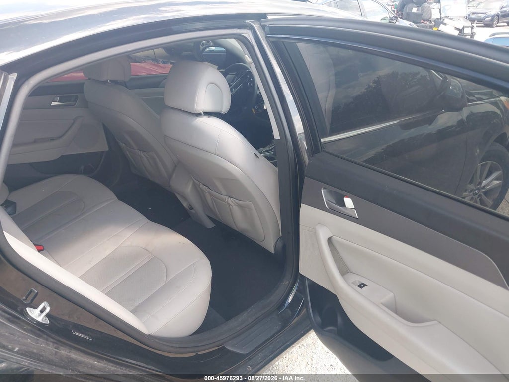 2015 Hyundai Sonata SE photo 8