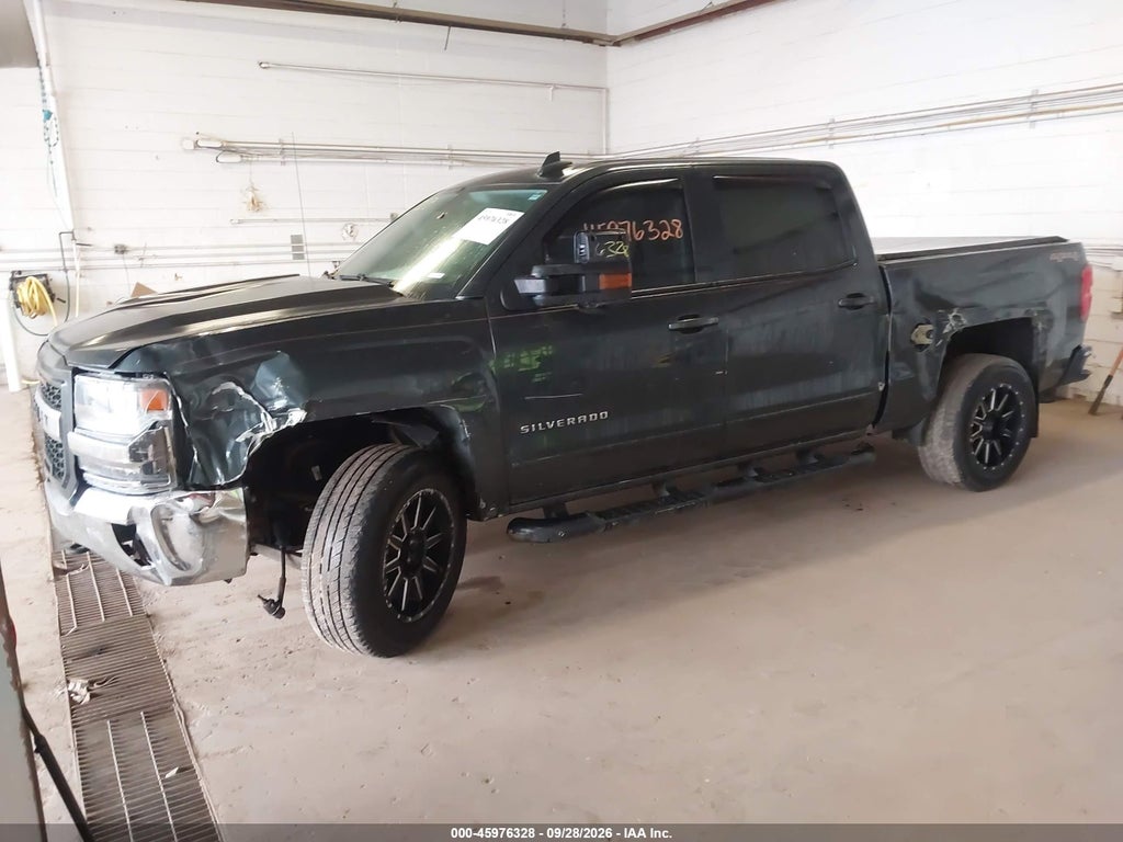 2017 Chevrolet Silverado 1500 LT photo 2