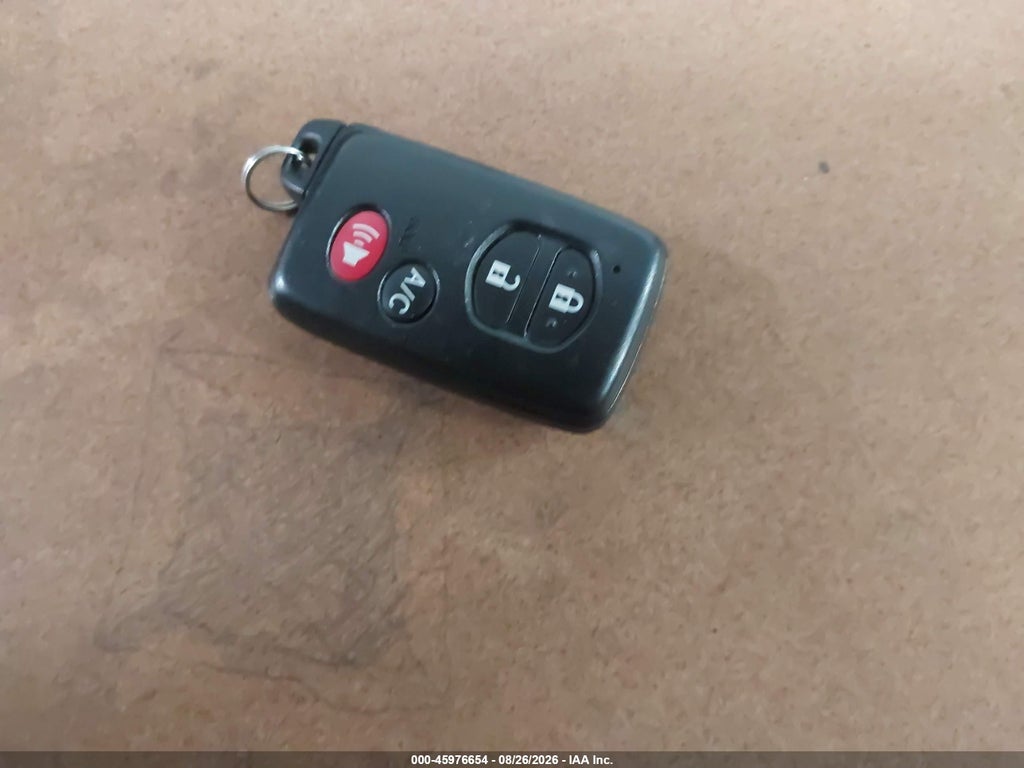 2013 Toyota Prius Three photo 11