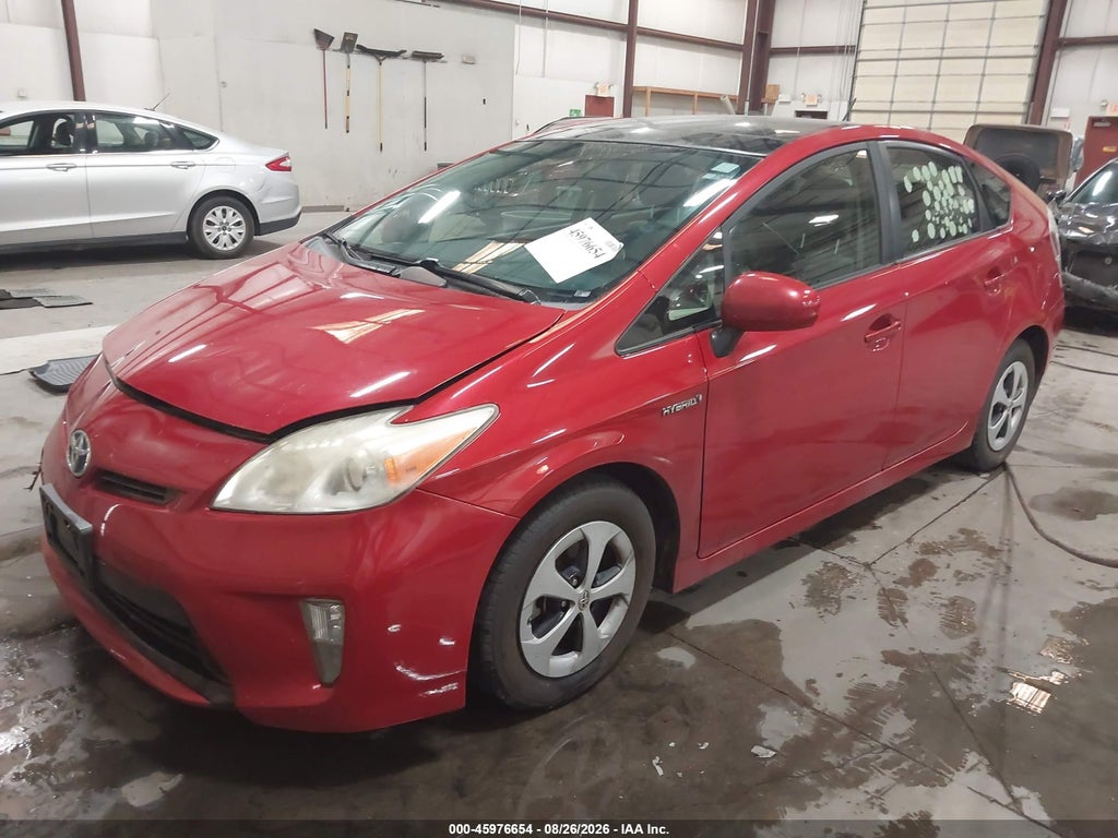 2013 Toyota Prius Three photo 2