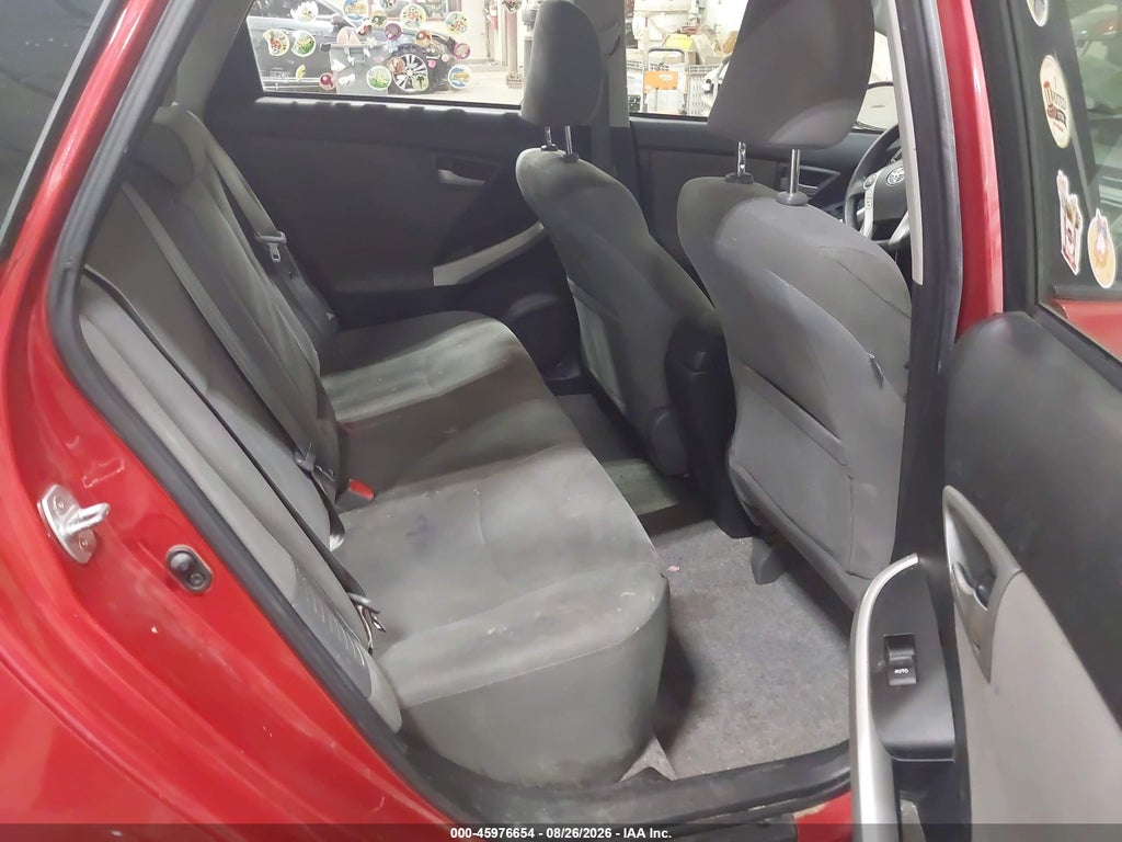 2013 Toyota Prius Three photo 8