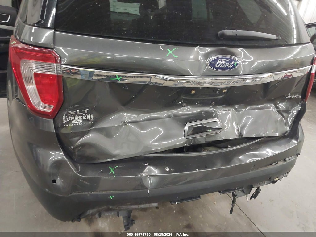 2017 Ford Explorer XLT photo 6