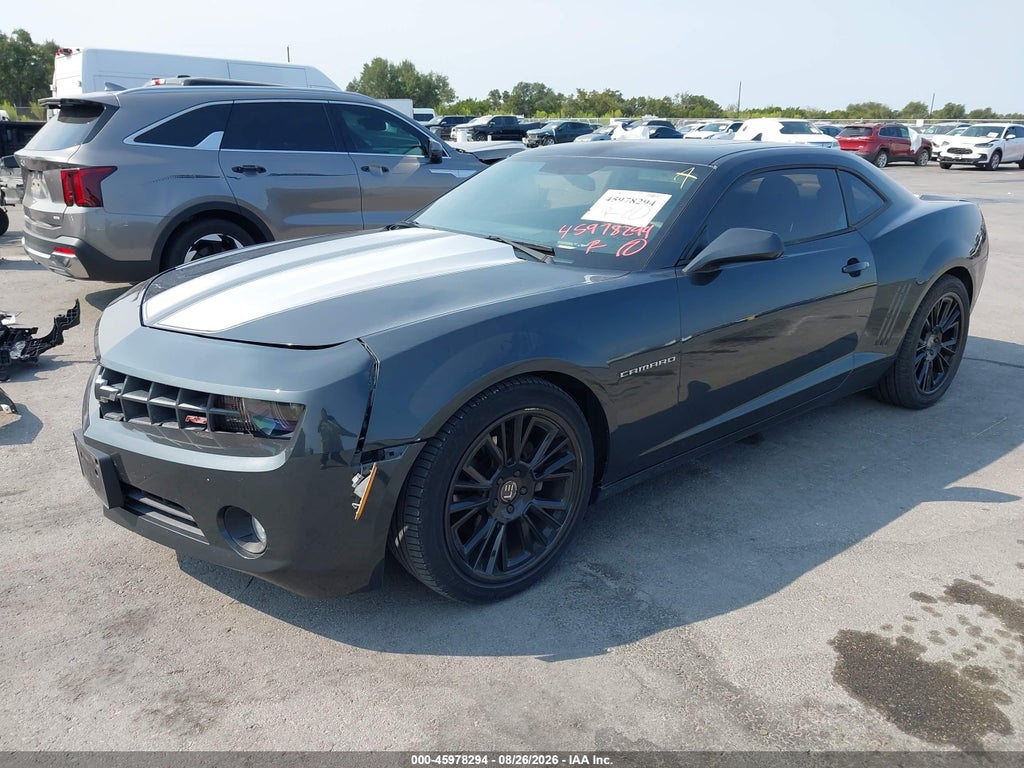 2013 Chevrolet Camaro 2LT photo 2