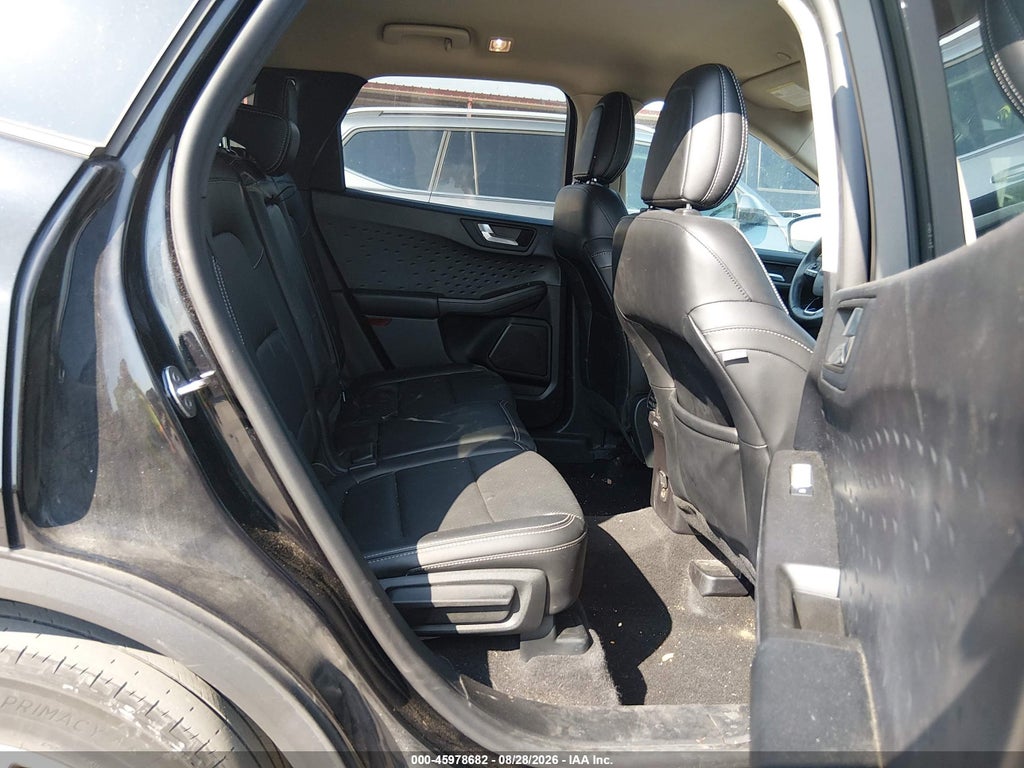 2020 Ford Escape SEL photo 8