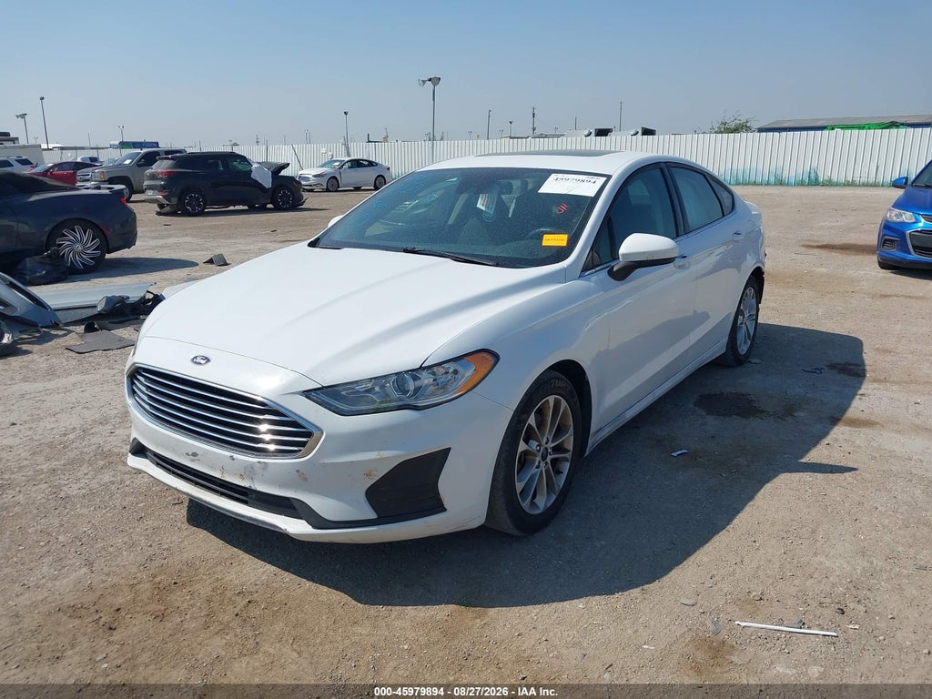 2020 Ford Fusion SE photo 2