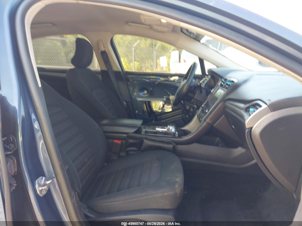 2018 Ford Fusion SE photo 5