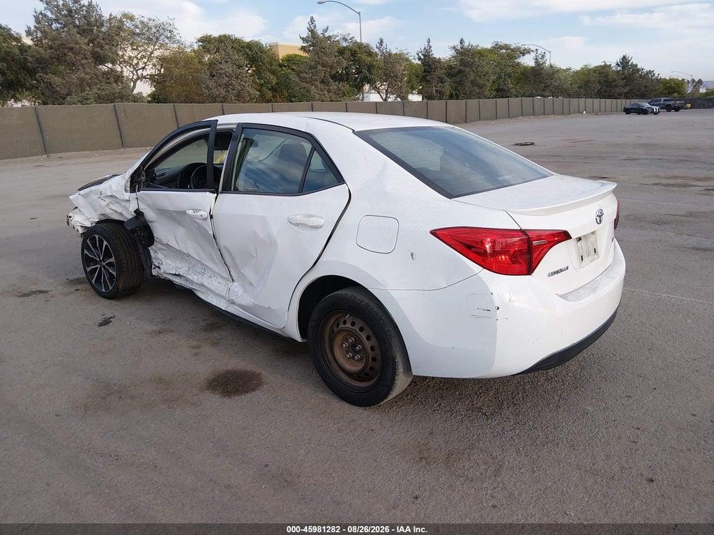 2018 Toyota Corolla SE photo 3