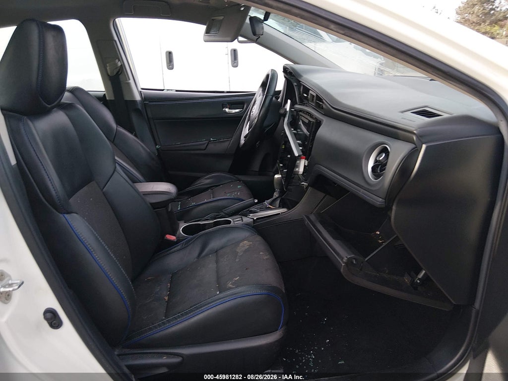 2018 Toyota Corolla SE photo 5