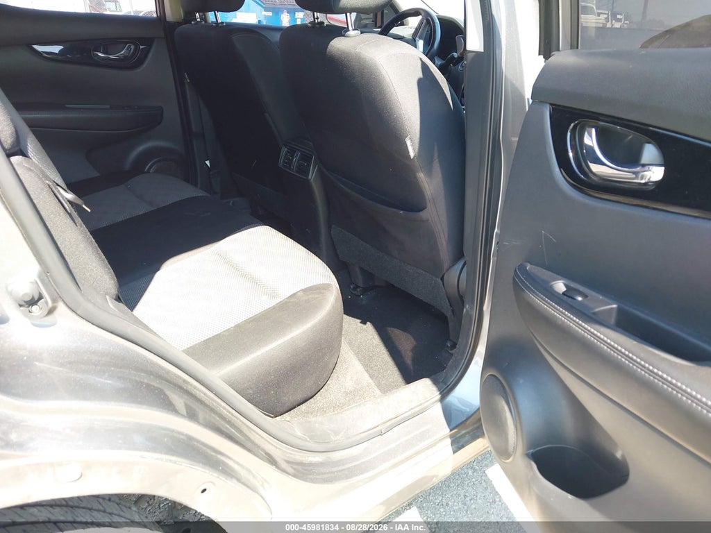 2022 Nissan Rogue Sport SV AWD Xtronic CVT photo 8