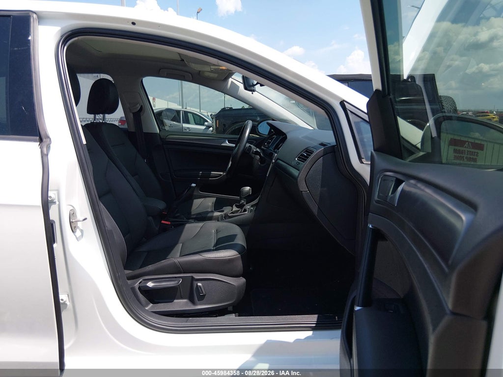 2018 Volkswagen Golf TSI S/TSI SE photo 5
