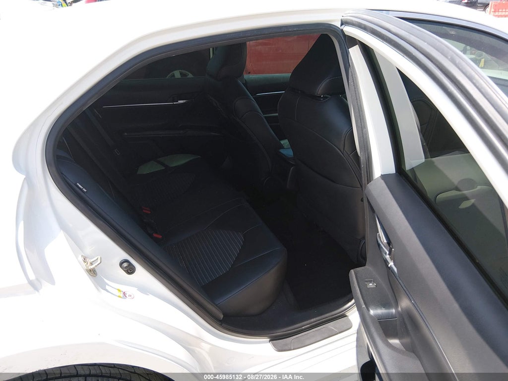 2019 Toyota Camry SE photo 8