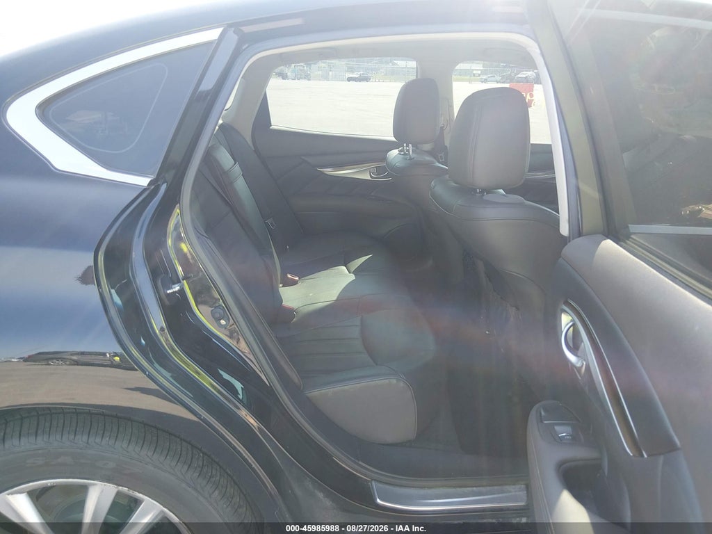 2015 Infiniti Q70 3.7X photo 8