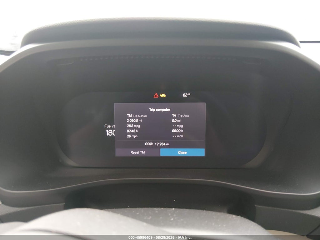 2025 Volvo XC40 B5 Plus Dark Theme photo 7