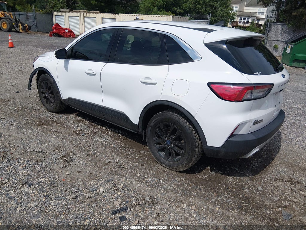 2020 Ford Escape SE photo 3