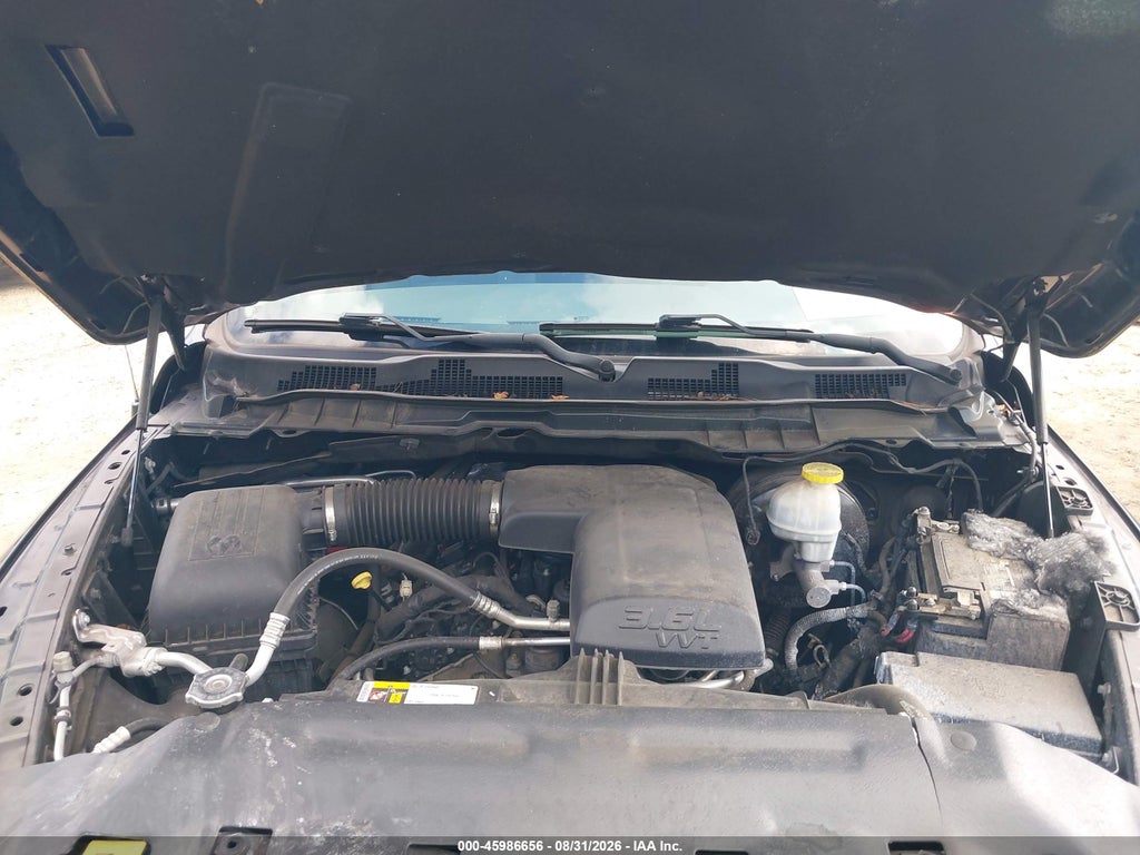 2019 Ram 1500 Classic Express 4X4 6'4 Box photo 10