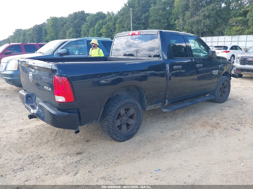 2019 Ram 1500 Classic Express 4X4 6'4 Box photo 4