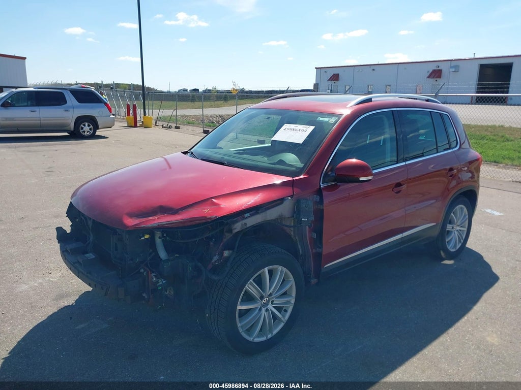 2015 Volkswagen Tiguan SEL photo 2