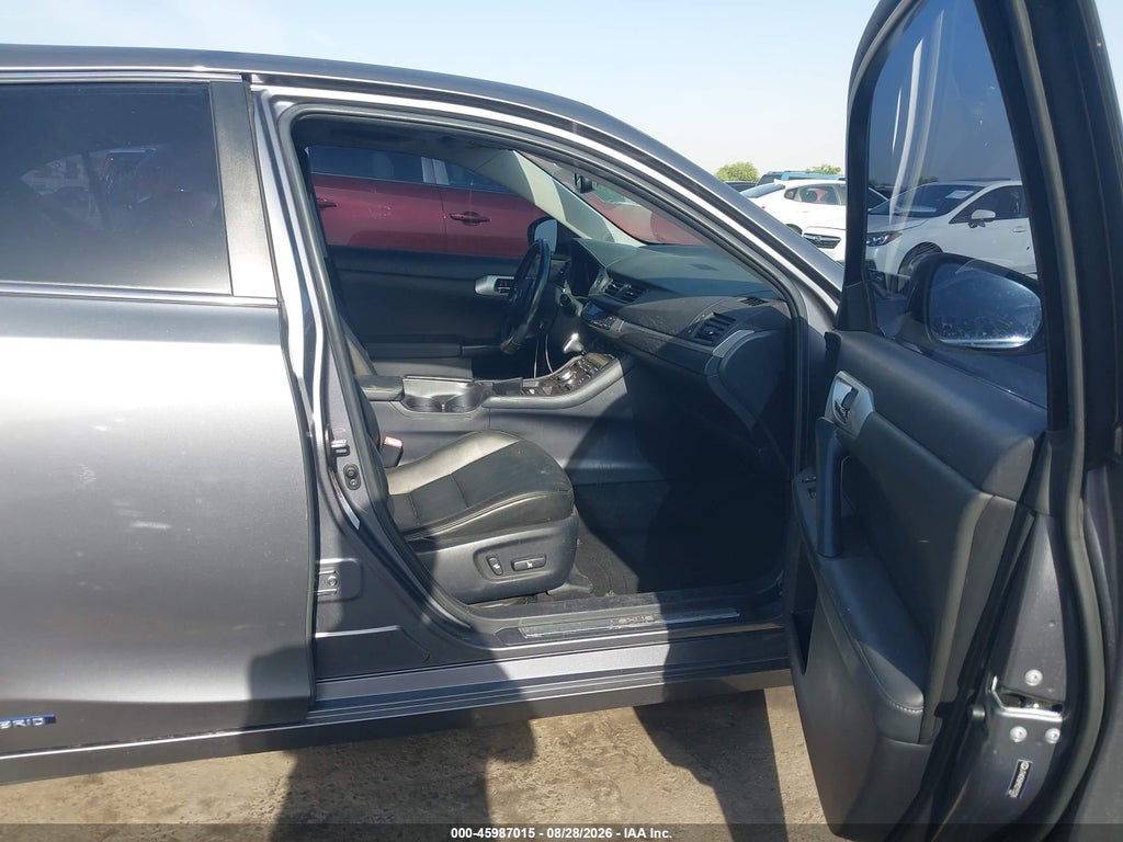 2013 Lexus CT 200H photo 5