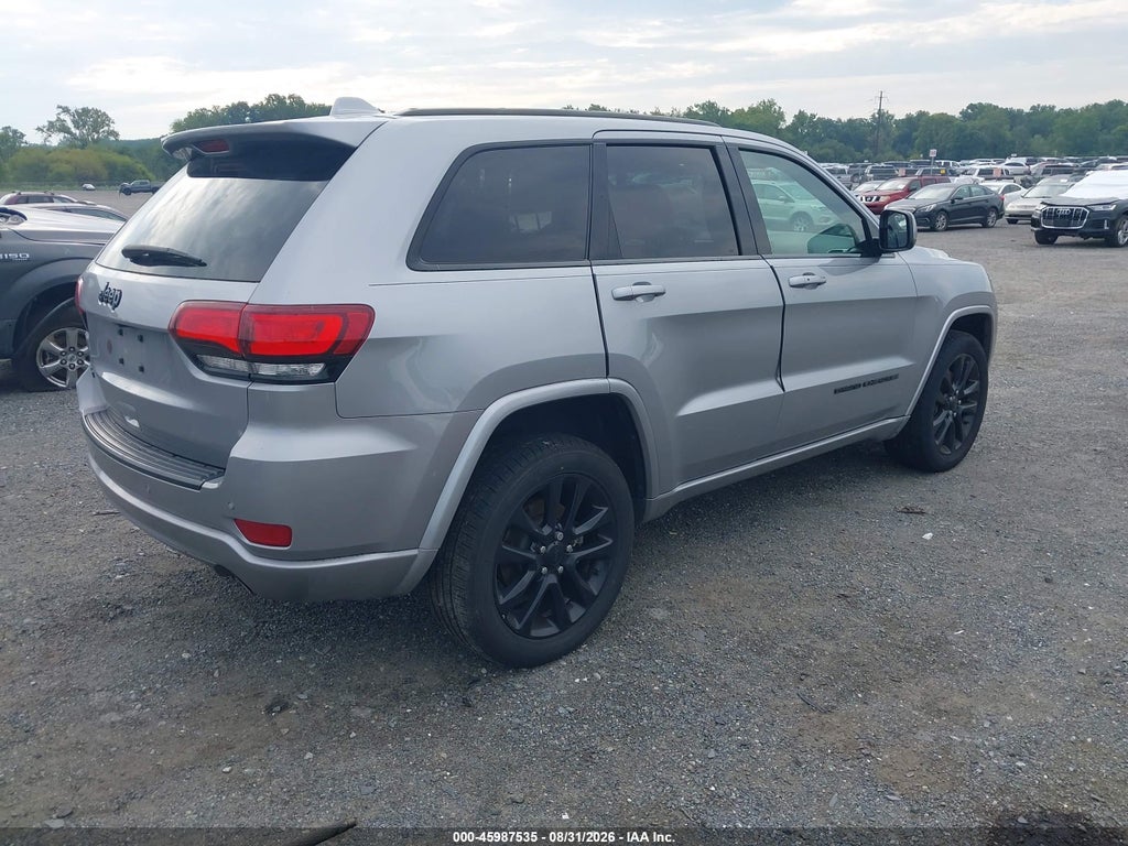 2021 Jeep Grand Cherokee Laredo X 4X4 photo 4