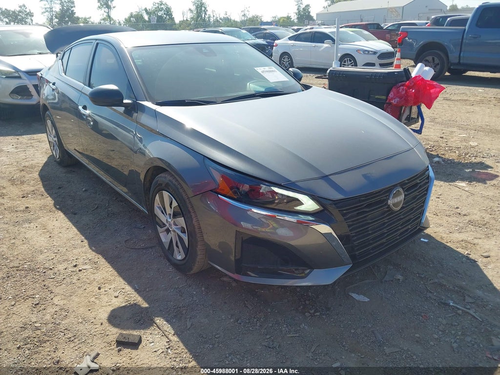 2025 Nissan Altima S FWD photo 1