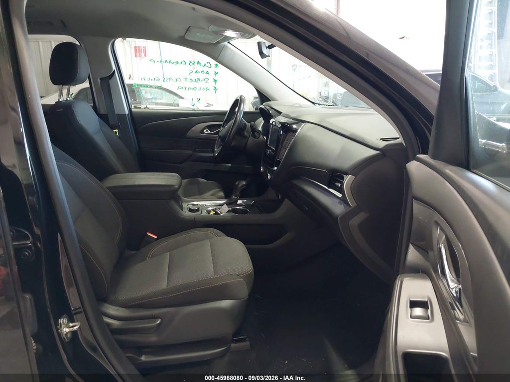 2018 Chevrolet Traverse 1LT photo 5