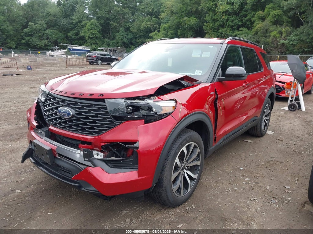 2022 Ford Explorer ST-Line photo 2