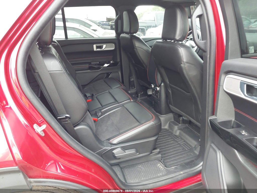 2022 Ford Explorer ST-Line photo 8