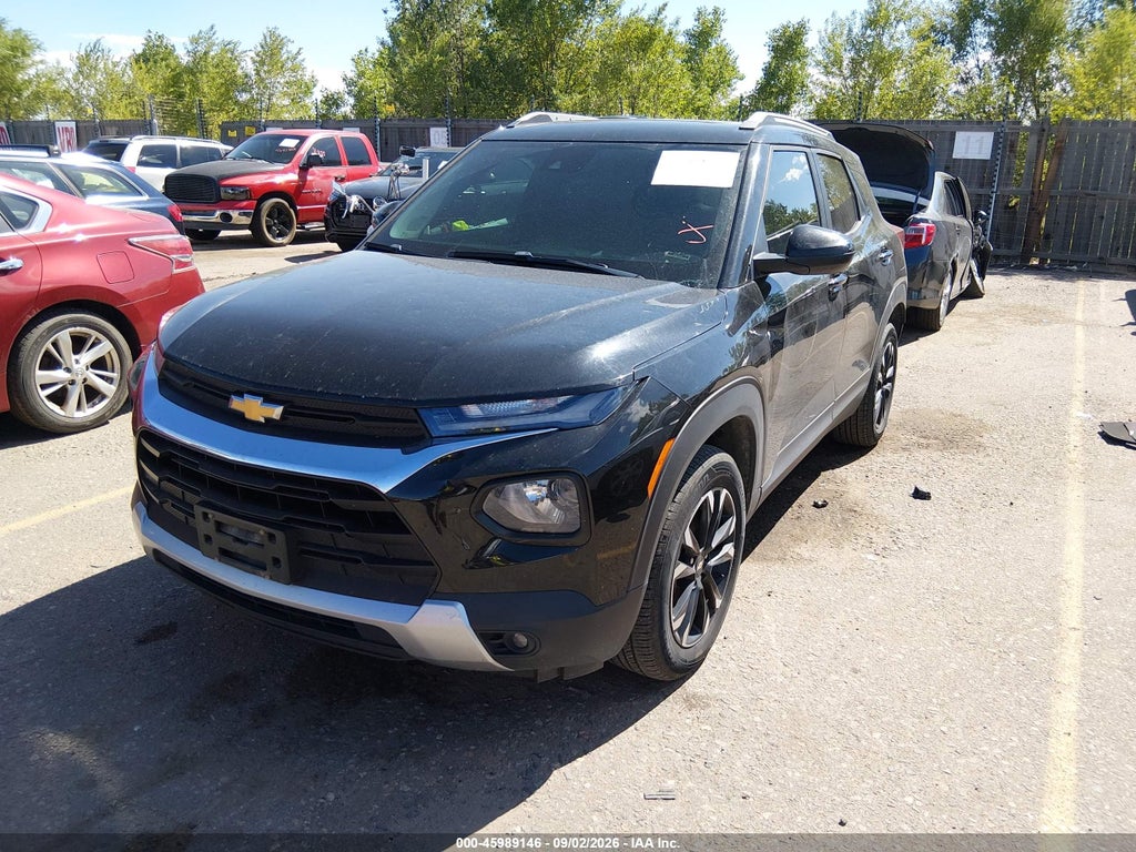 2021 Chevrolet Trailblazer AWD LT photo 2