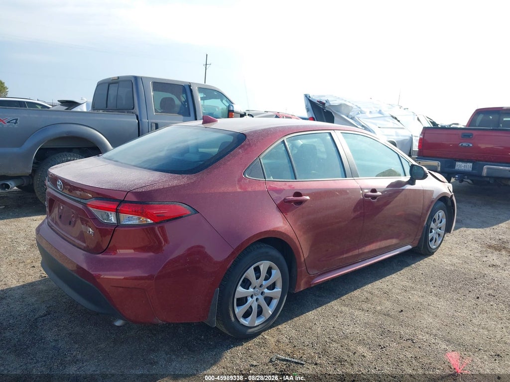 2025 Toyota Corolla LE photo 4