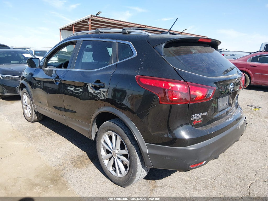 2017 Nissan Rogue Sport SV photo 3
