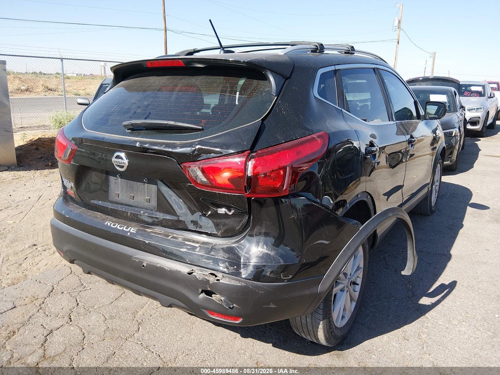 2017 Nissan Rogue Sport SV photo 4