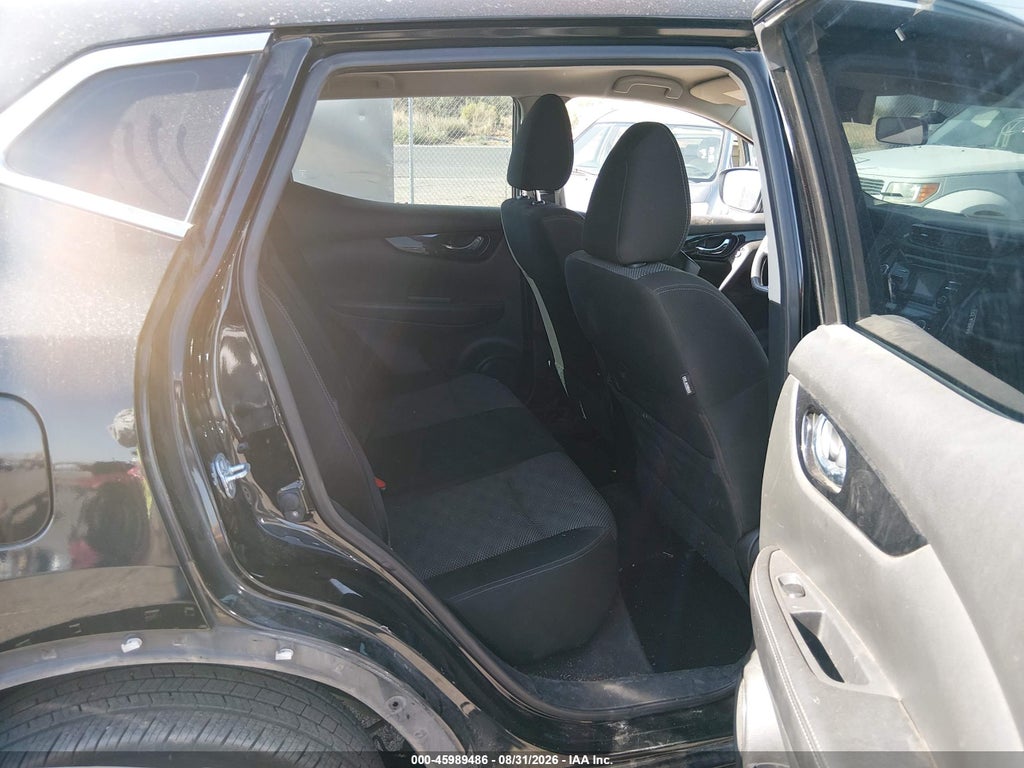 2017 Nissan Rogue Sport SV photo 8