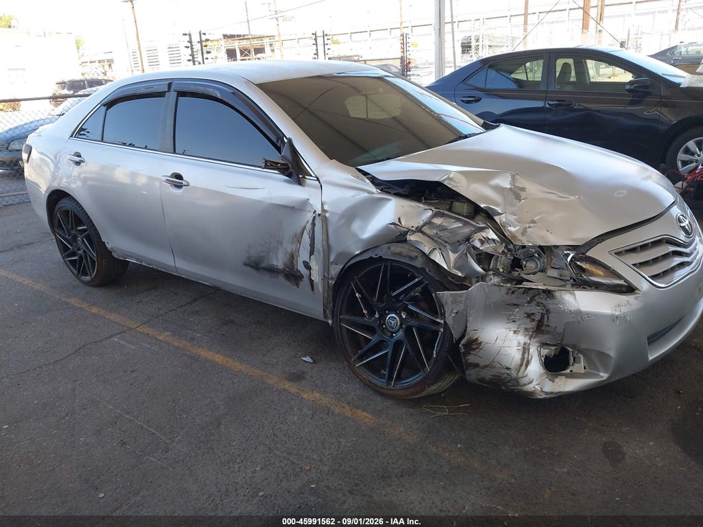 2011 Toyota Camry LE photo 1