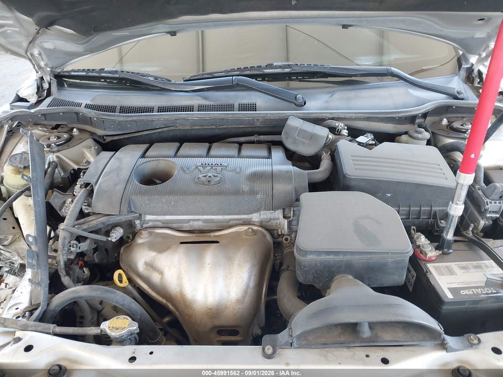 2011 Toyota Camry LE photo 10