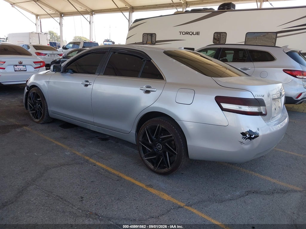 2011 Toyota Camry LE photo 3