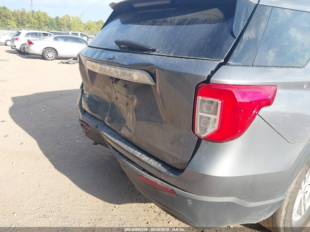 2024 Ford Explorer XLT photo 6
