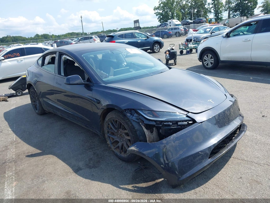 TESLA MODEL 3 2024